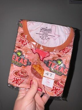 Texas Roadhouse Kids PJs - (4T)